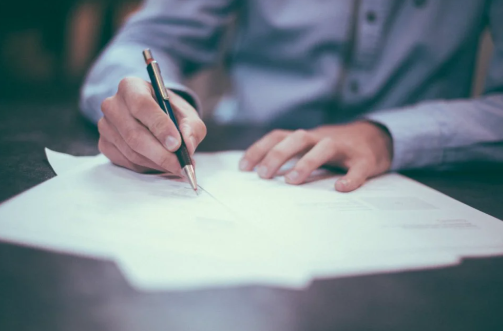 Tips Menulis Review Jurnal Internasional yang Efektif
